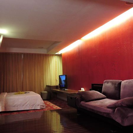 טאינאן Edinburgh Motel מראה חיצוני תמונה