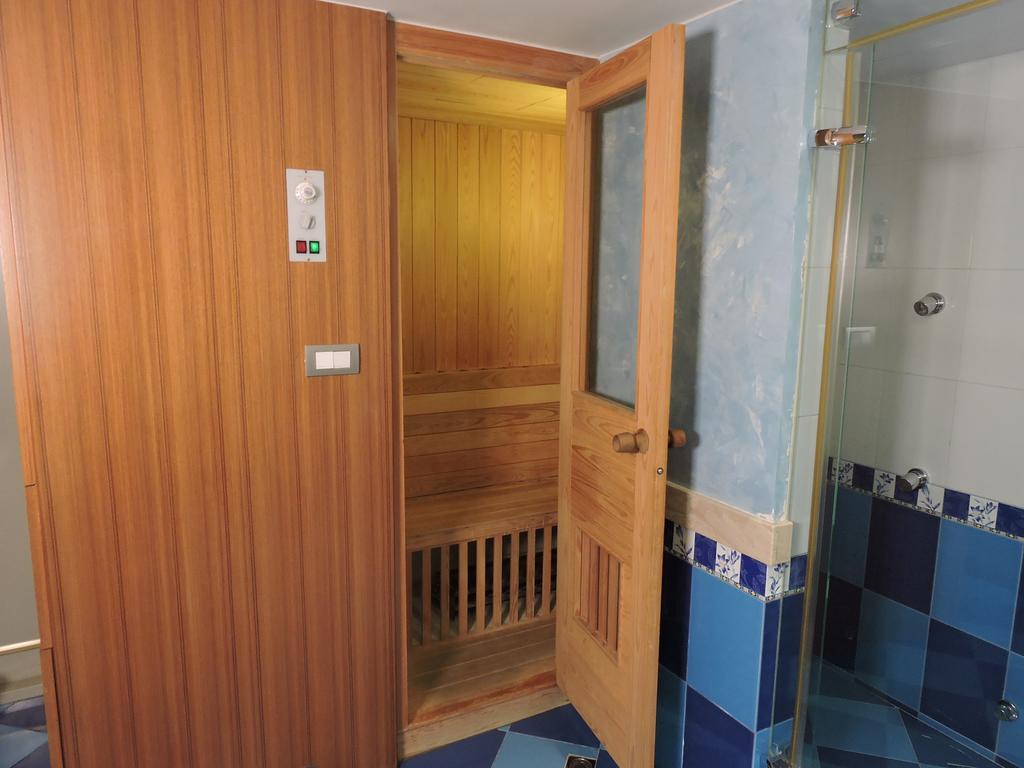 טאינאן Edinburgh Motel מראה חיצוני תמונה