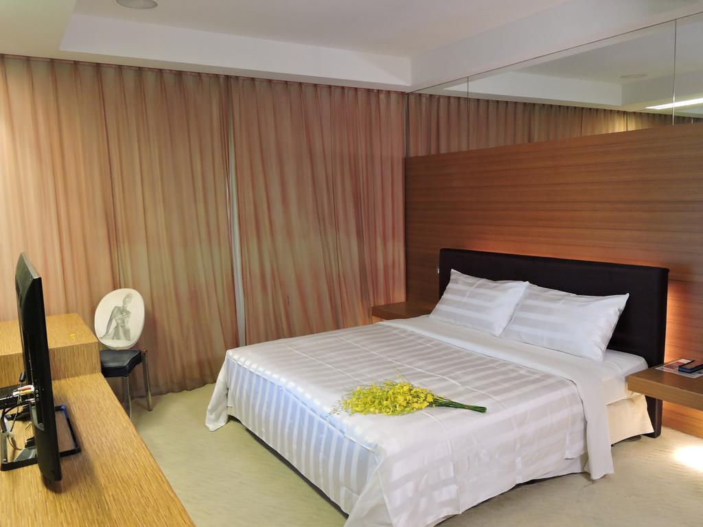 טאינאן Edinburgh Motel מראה חיצוני תמונה
