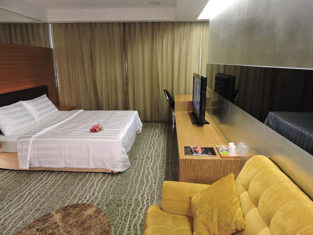 טאינאן Edinburgh Motel מראה חיצוני תמונה