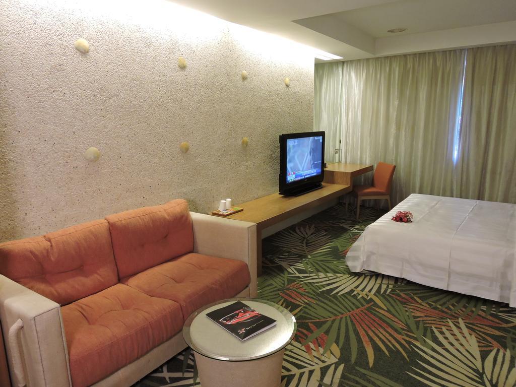 טאינאן Edinburgh Motel מראה חיצוני תמונה