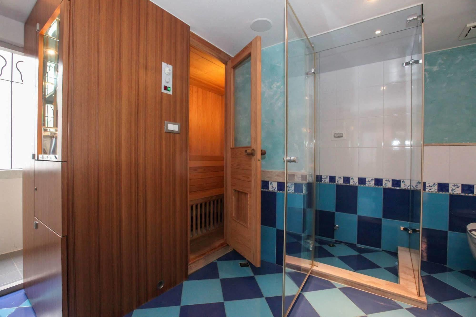 טאינאן Edinburgh Motel מראה חיצוני תמונה