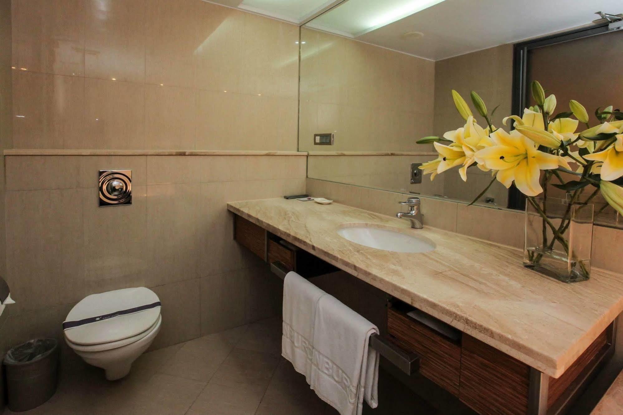 טאינאן Edinburgh Motel מראה חיצוני תמונה